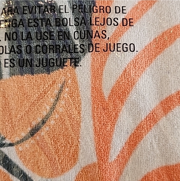 Vera Bradley Beach Towel Palm Floral - Picture 3 of 3